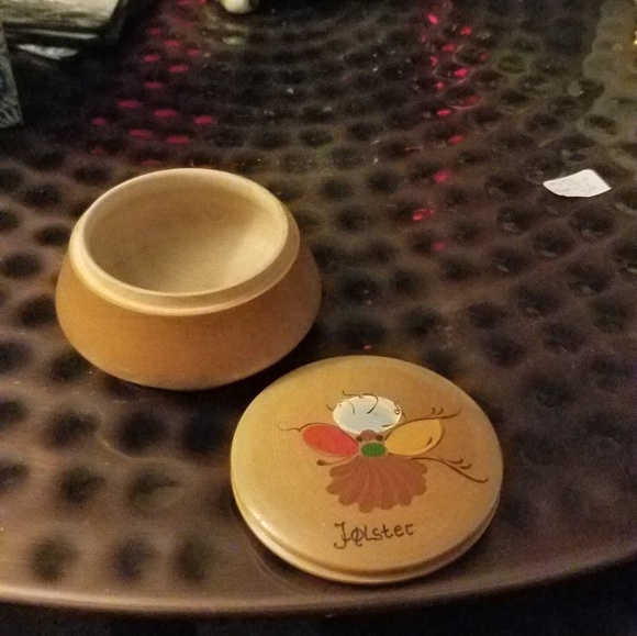 Nwt Amazing piece of myrtle wood w/ lid - Picture 3 of 5